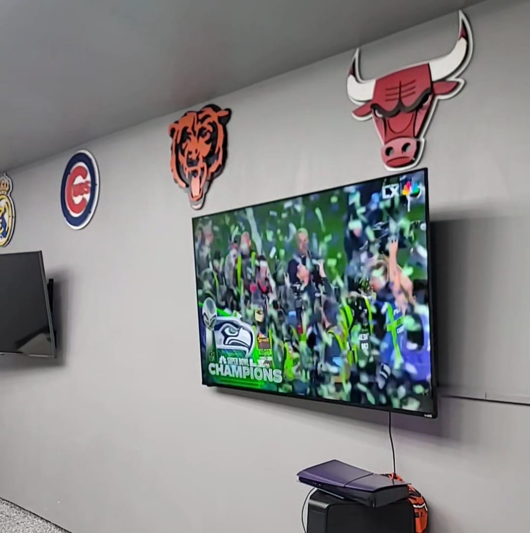 Customer photo review of Chicago Bears "Roaring Bear" 3D Vintage Metal Wall Art