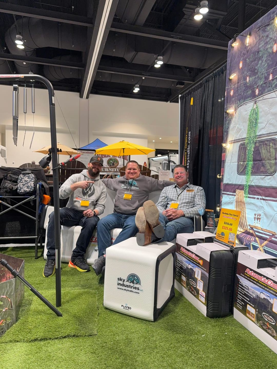 Customer photo review of FULL-SIZE COUCH
