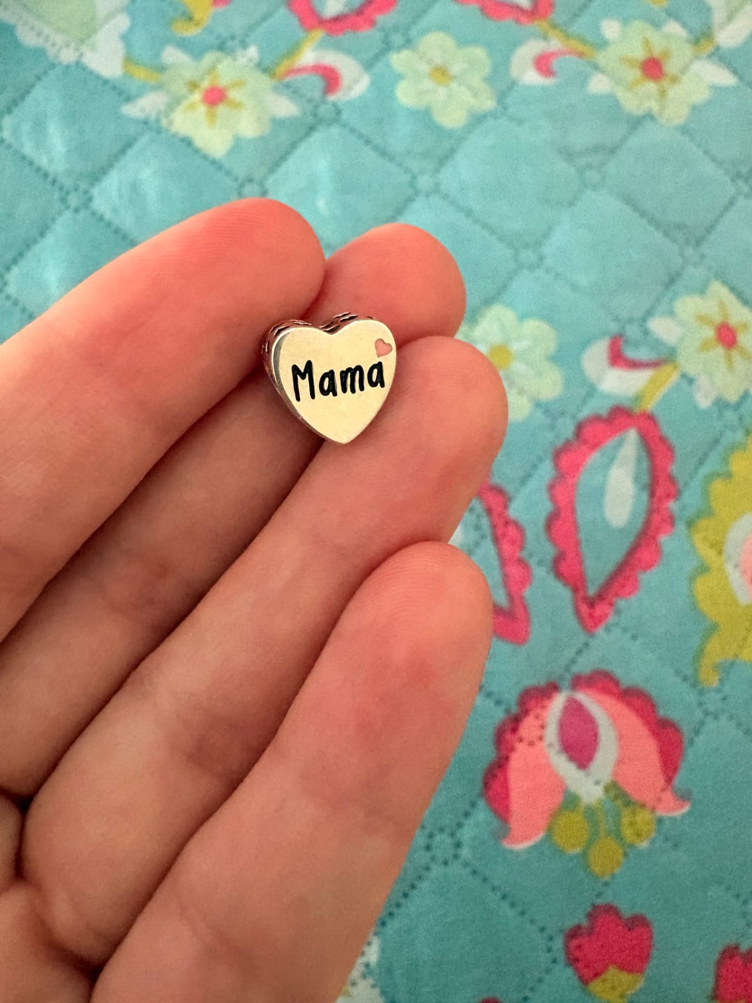 Customer photo review of Charm Corazón Mamá