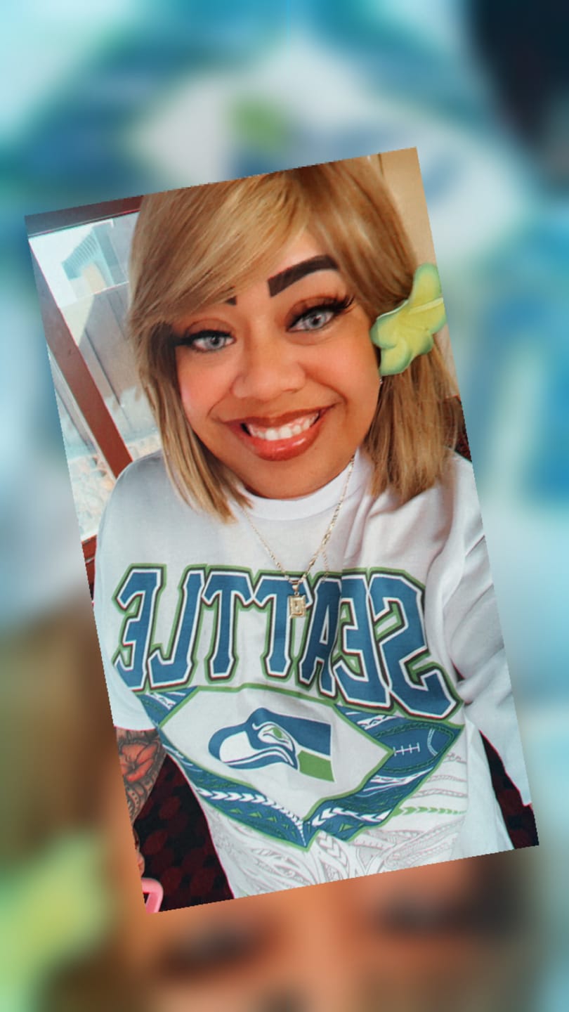 Customer photo review of Gimlet Pearl Yellow Colored Contact Lenses