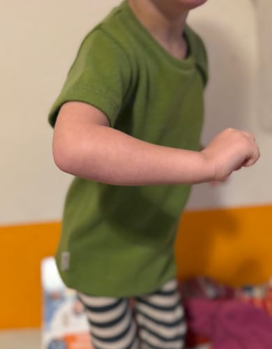 Customer photo review of Kaschmir Kinder T-Shirt mit der Falte Drache