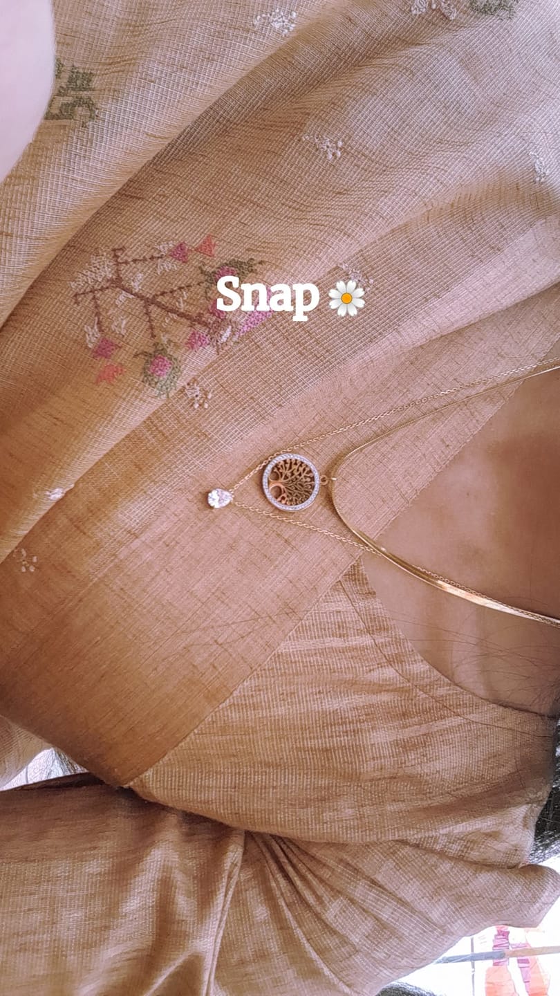 Customer photo review of Dewdrop solitaire necklace