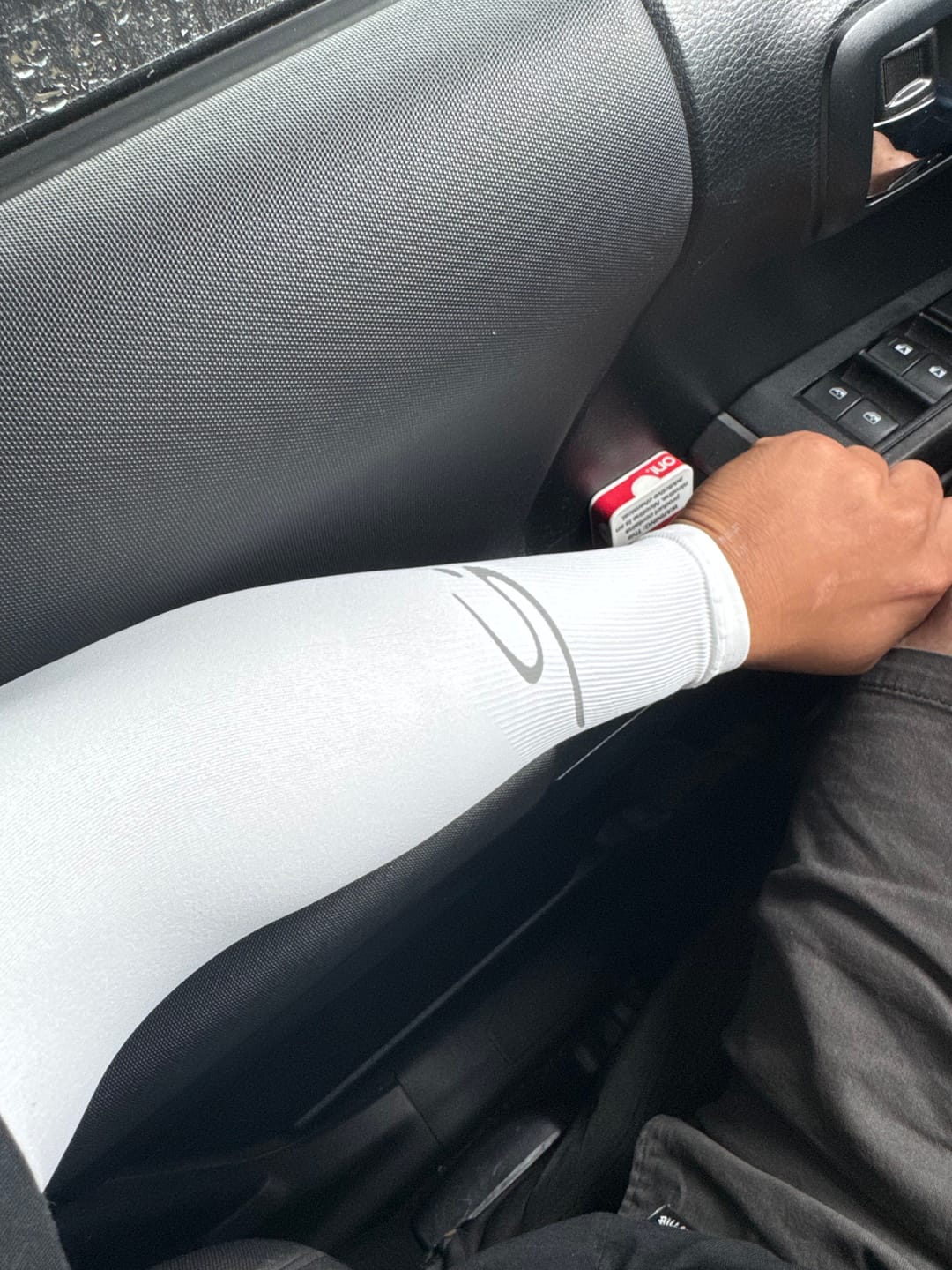 Customer photo review of STORYi Sun Sleeves – White/Grey