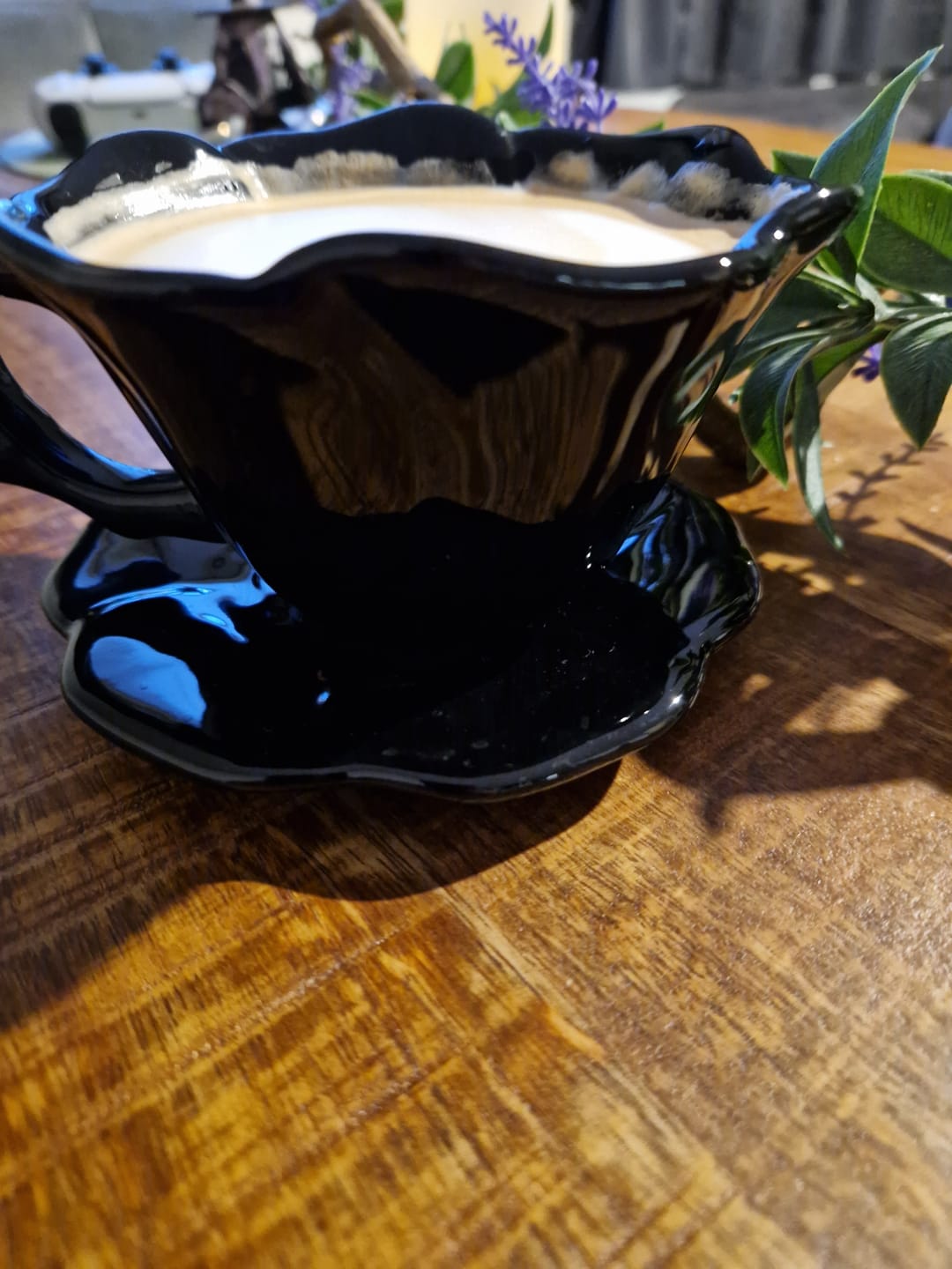 Customer photo review of Schwarze Rosen-Teetasse mit Untertasse – Gothic Keramikbecher