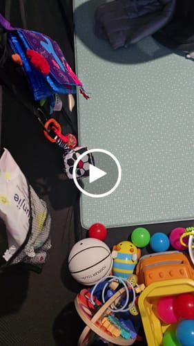 Customer video review of 12 x 20 Pack of Travel Wipes
