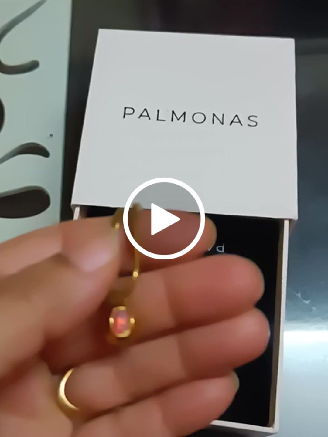 Customer video review of Pink Gemstone Embedded Necklace