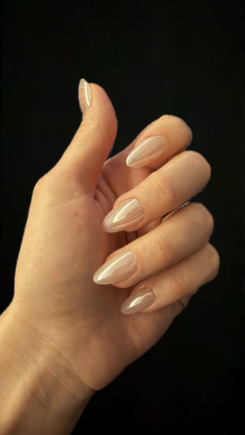 Customer photo review of Shimmer Petal - Short Almond - 30 Adet Takma Tırnak