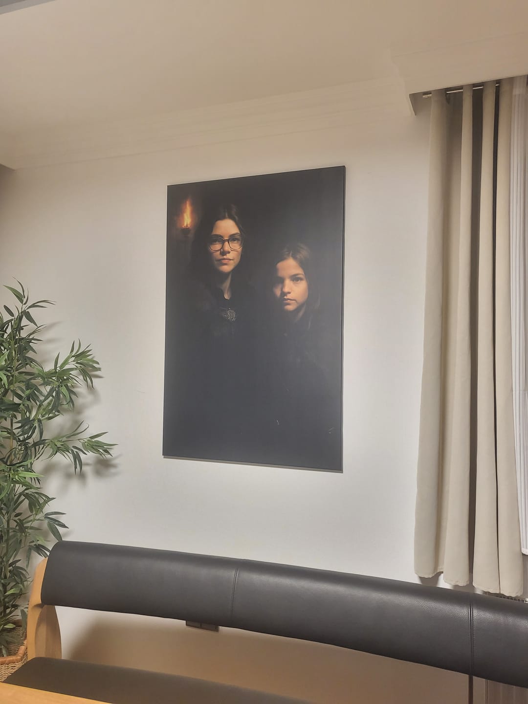 Customer photo review of Personalisierte Leinwand - Portrait im GOT-Stil