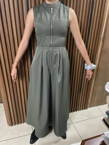Customer photo review of Jessica Sleeveless Midi Dress