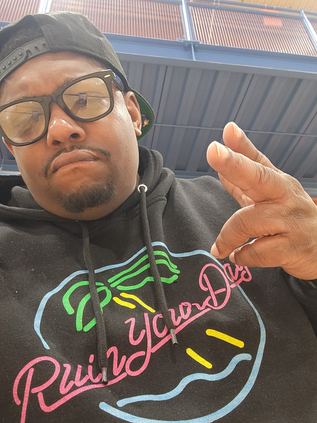 Customer photo review of RYD Premium Pullover Hoodie - Black