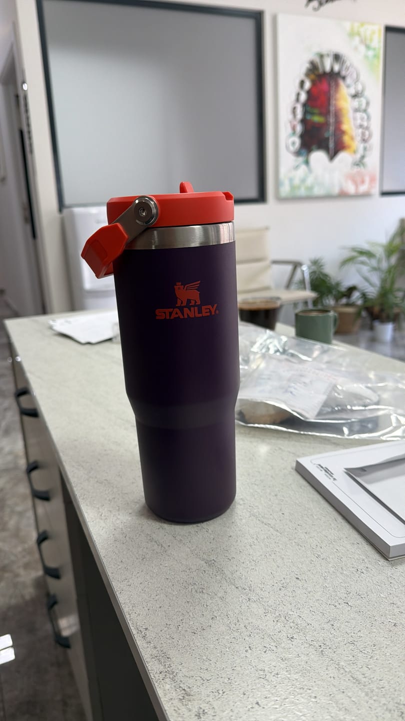 Customer photo review of Stanley The Iceflow Flip Straw Tumbler Pipetli Termos Plum 30 OZ - 0.88L