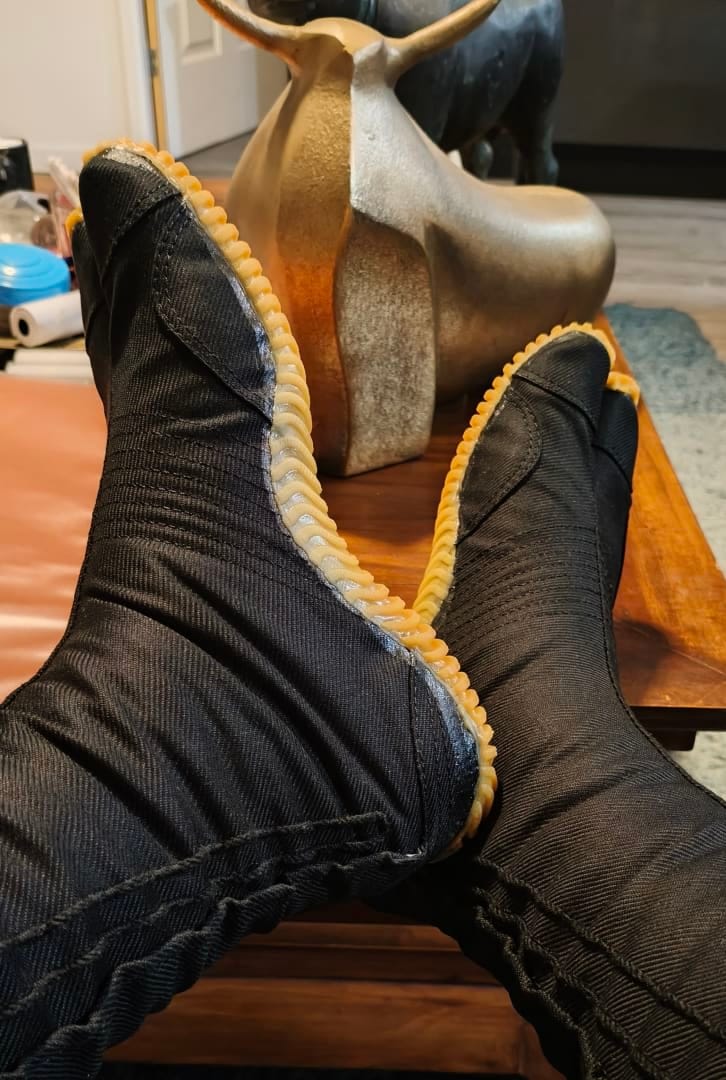 Customer photo review of Tabi Boots 12-Hook – Black – Matsuri Jog (0505-118)