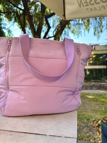 Customer photo review of BOLSA TOTE BAG ONNA Laptop 15" Cool Capital Lila