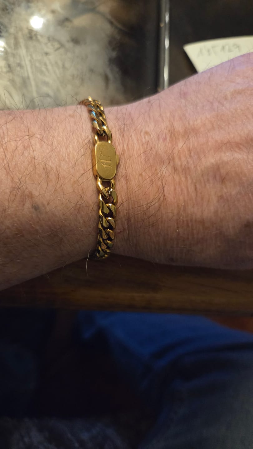 Customer photo review of Mens Gold Bracelet - 8 mm