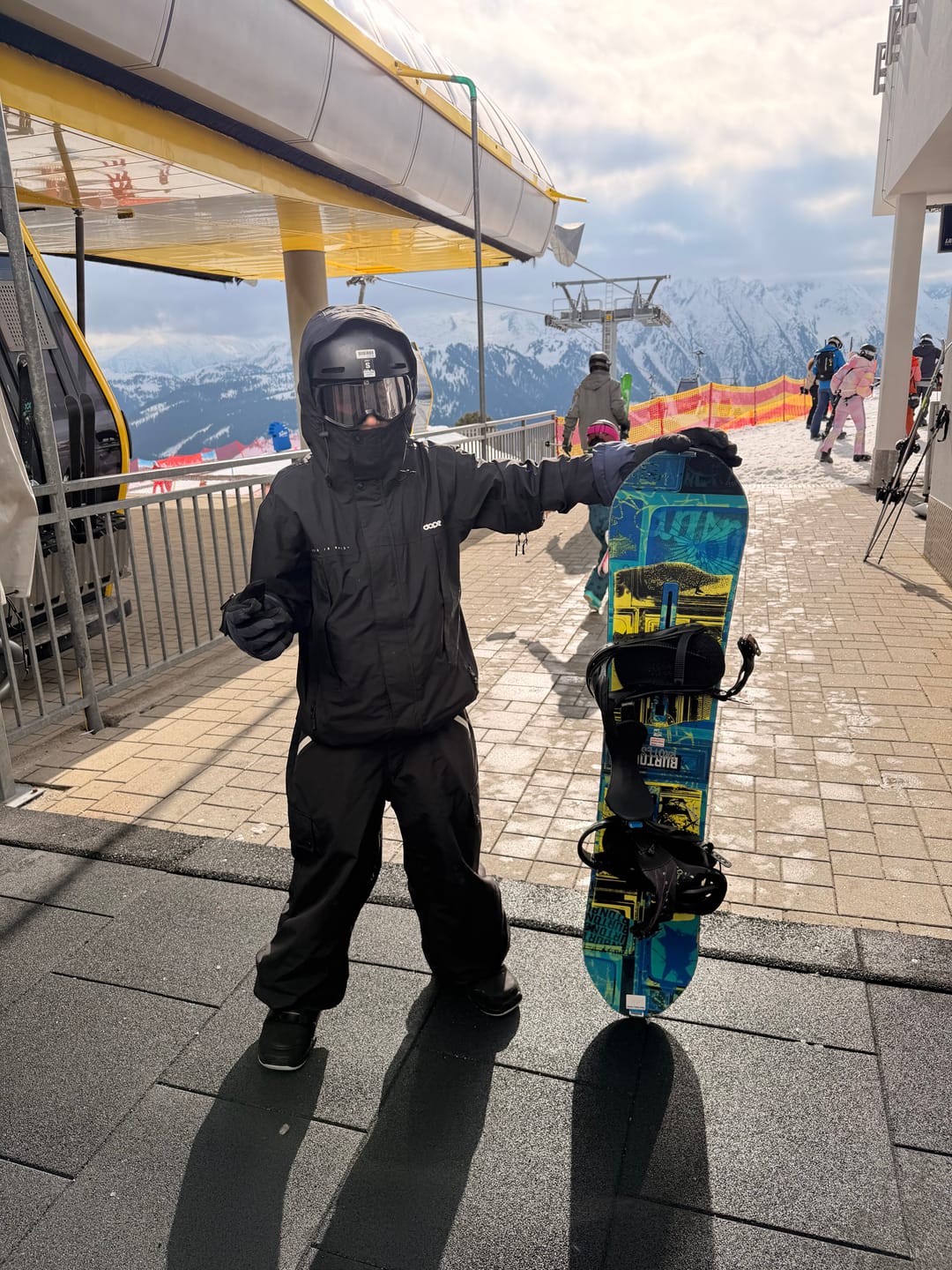 Customer photo review of Men's Black Baggy Wear-resistant Waterproof Snow Pants