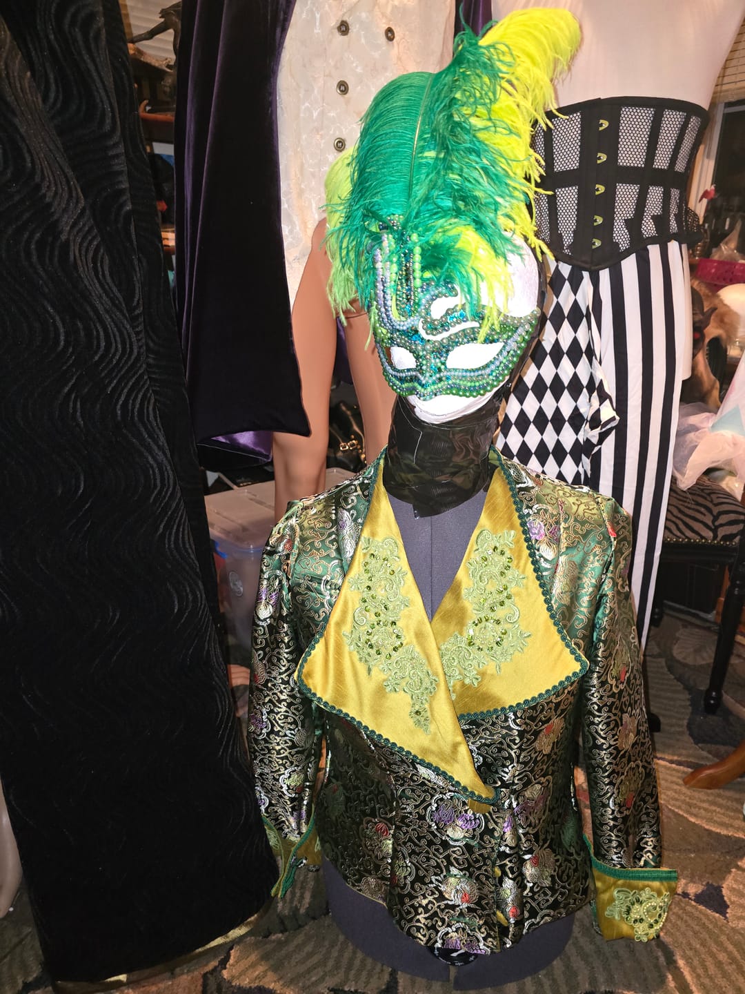 Customer photo review of Ostrich Plume Feathers | Ostrich Plumes