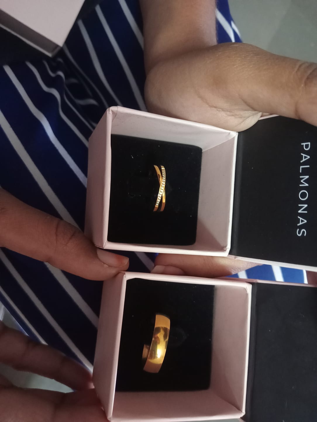 Customer photo review of Bold Gleam Classic Dome Ring