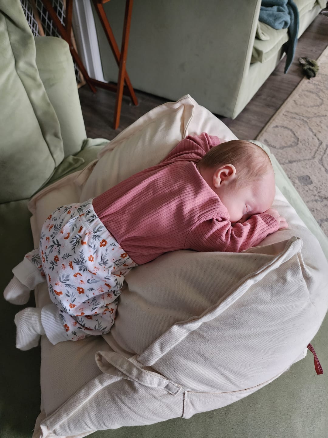 Customer photo review of Peekaboo Pillow | Original