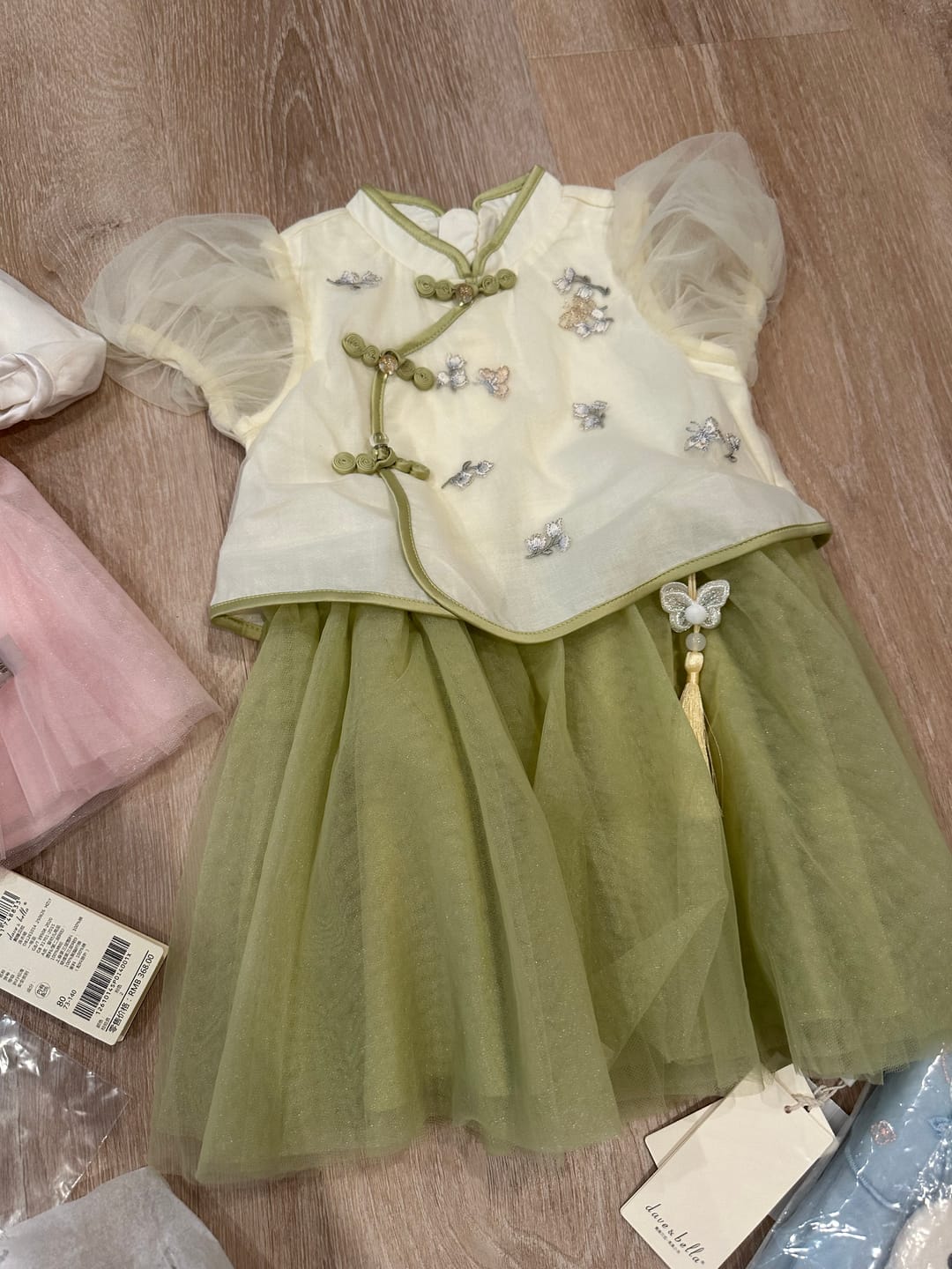 Customer photo review of Dave&Bella Toddler Girls Summer Chinese-style Light Yellow Cute Mesh A-line Dress