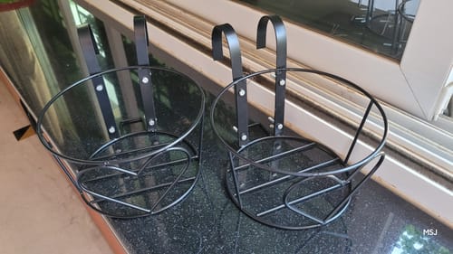 Customer photo review of UnitedCrafts Heart Railings Stands for Balcony & Home Decoration
