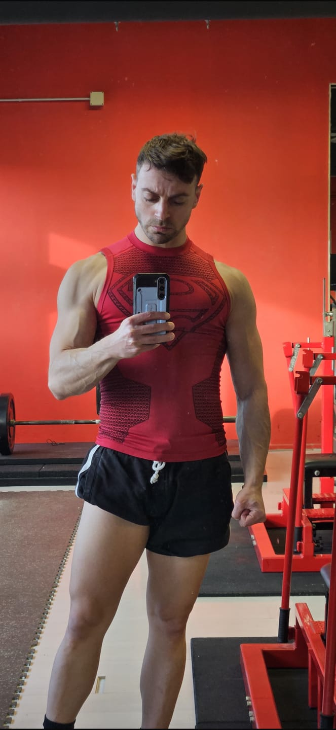 Customer photo review of 3047 - Superman Compression Tanks