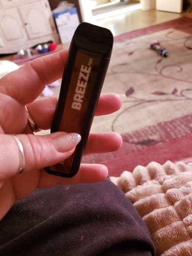 Customer photo review of Breeze Pro Disposable Vape