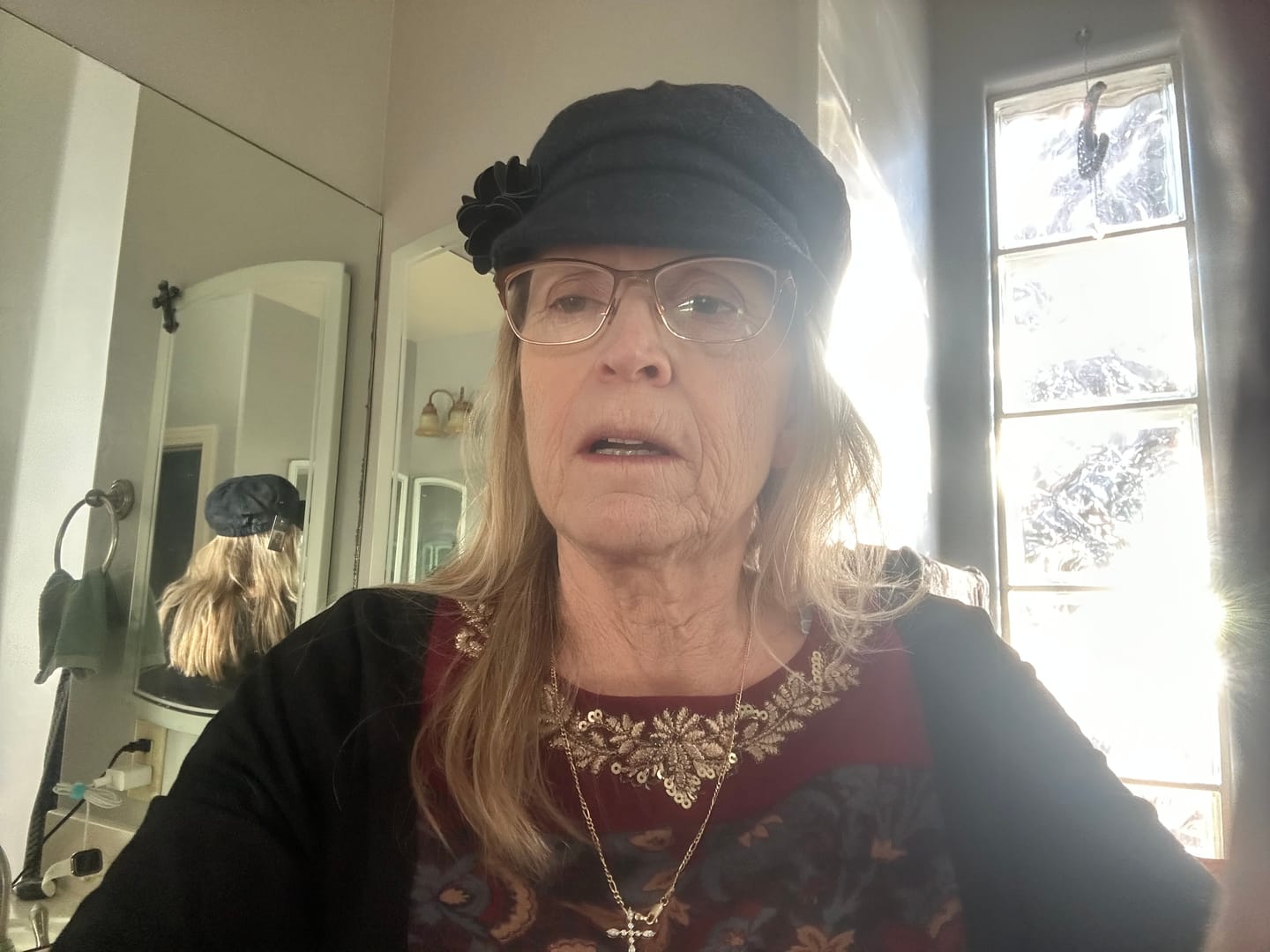Customer photo review of Mucros Weavers Women's Tweed Newsboy Hat