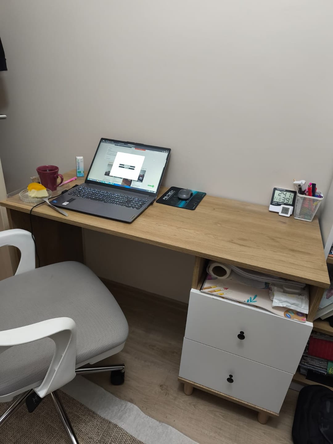 Customer photo review of Rani HA109 Çekmeceli Çalışma Ofis Bilgisayar Masası Sepet Ceviz - Beyaz