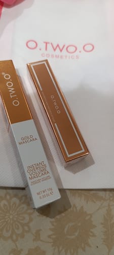 Customer photo review of O.TWO.O GOLD MASCARA
