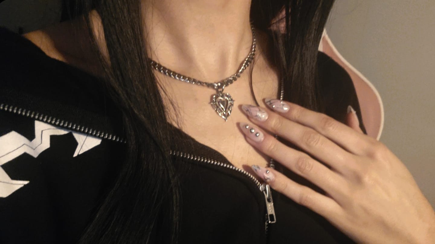 Customer photo review of ANTIQUE HEART PENDANT