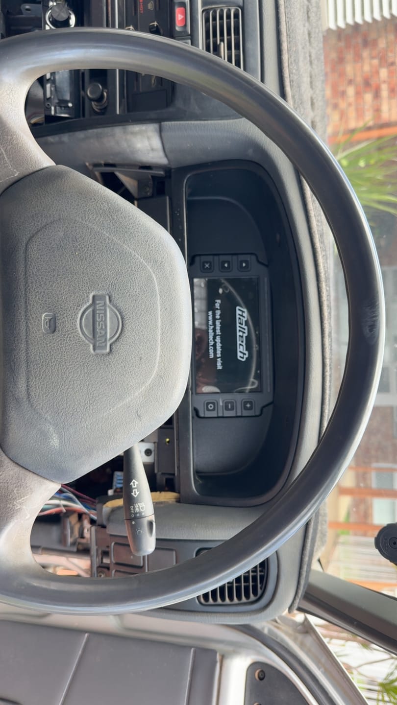 Customer photo review of Nissan Navara Frontier Hardbody D21 94-97 Dash Mount