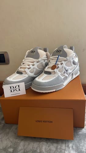Recensione con foto di un cliente su Sneakers LV Skate Grigia/Bianca