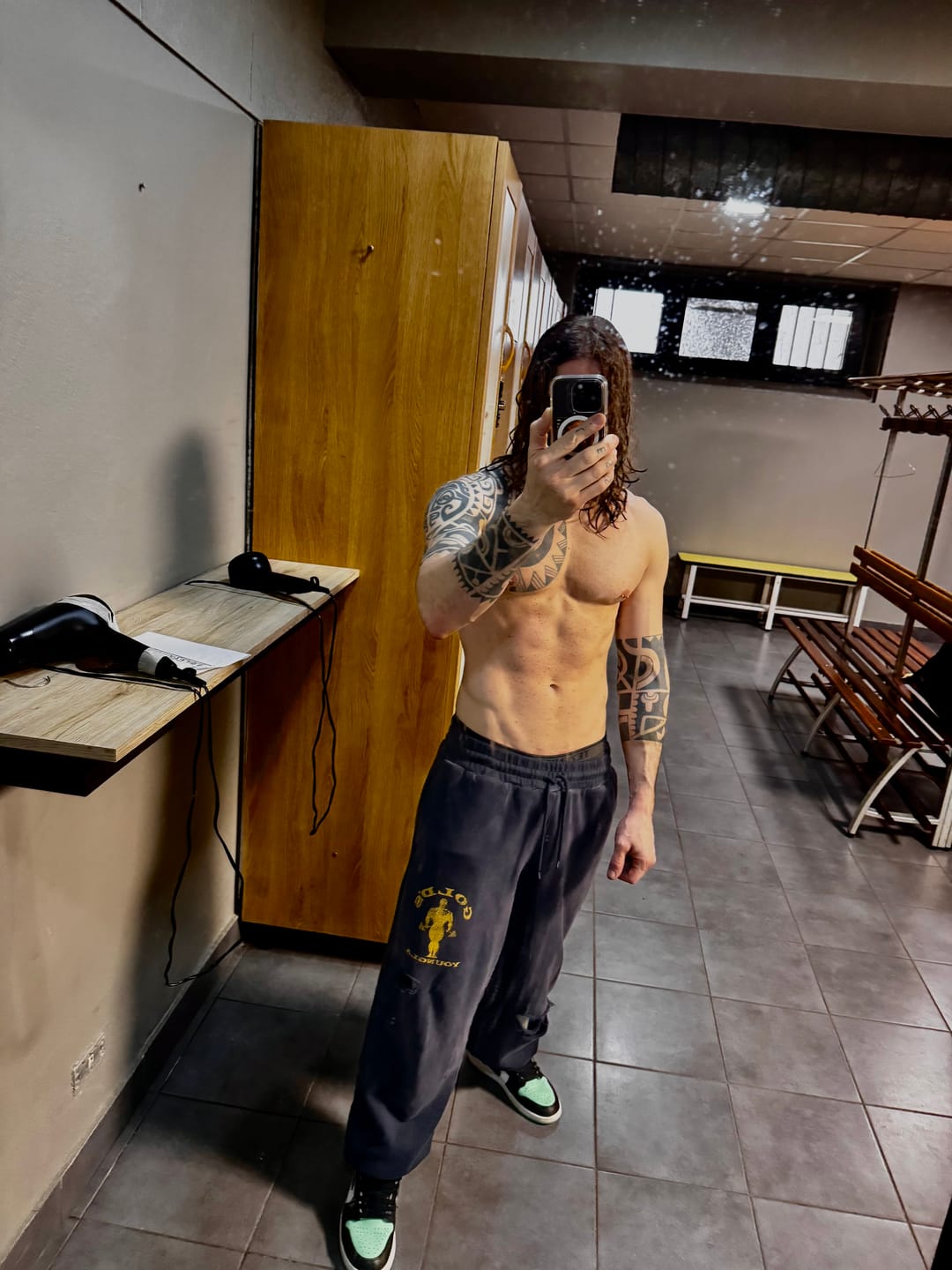 Customer photo review of 2054 - Gold's Iron Legacy Layered Joggers