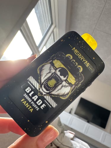 Customer photo review of Merry-Mi - Blade 30K - Puff Jetable / Vape Disposable - 5% nicotine