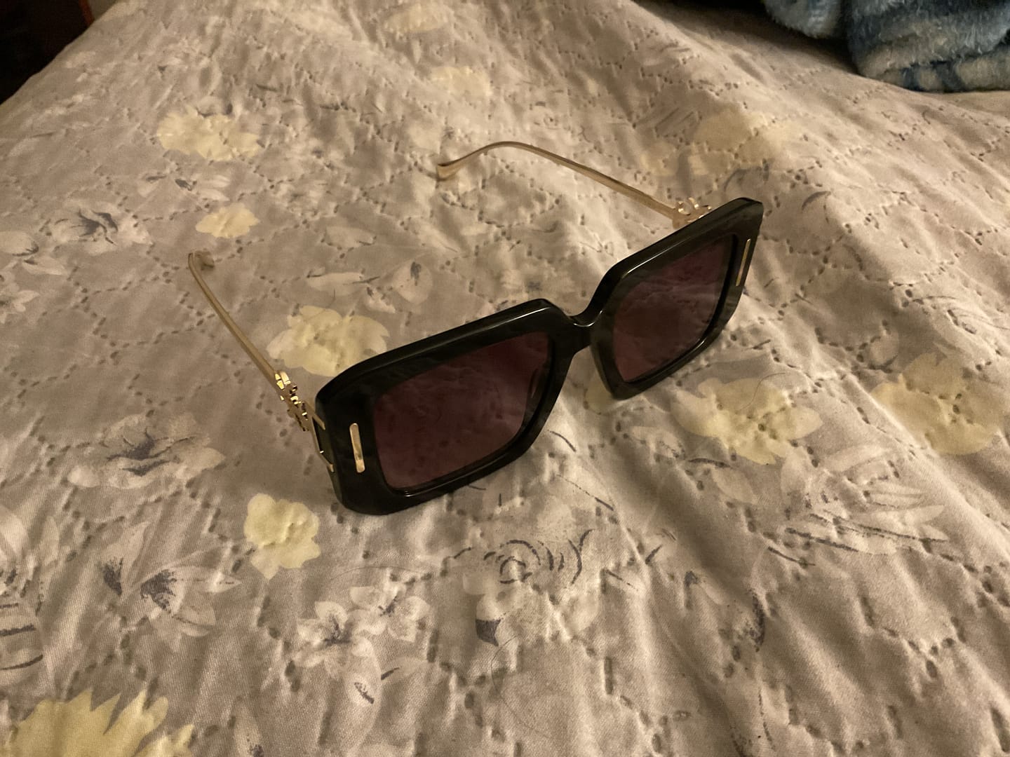 Customer photo review of Icona Gradient Sunglasses with Gold