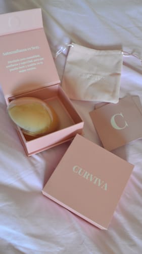 Reseña con foto de un cliente sobre Pezoneras Triángulos sin Adhesivo
