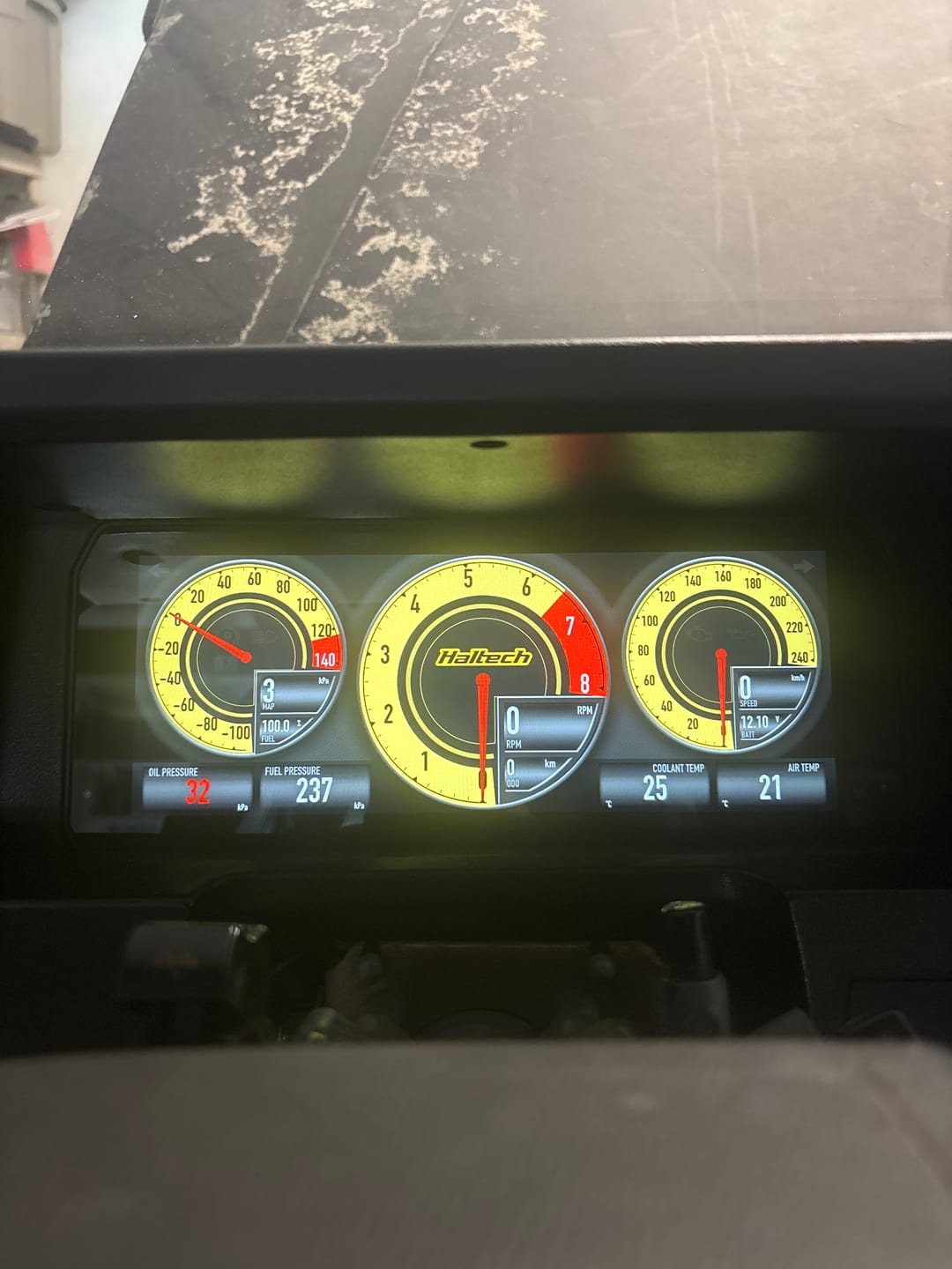 Customer photo review of Toyota Hilux / 4Runner 84-88 N50 N60 N70 Dash Mount