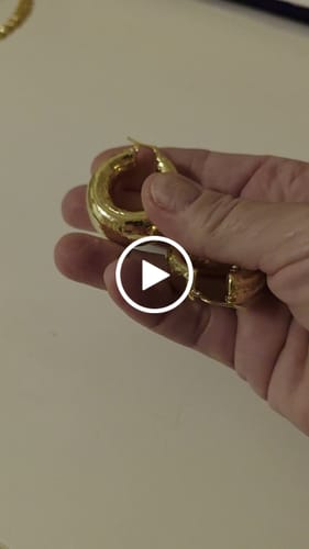 Customer video review of Orecchini Cerchi Bombati e martellati
