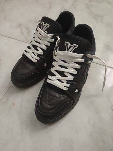 Recensione con foto di un cliente su Sneakers LV Trainer Nera