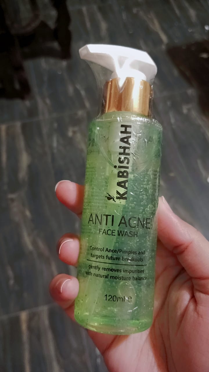Customer photo review of ClearSkin Pro Anti Acne Face Wash Double Pack