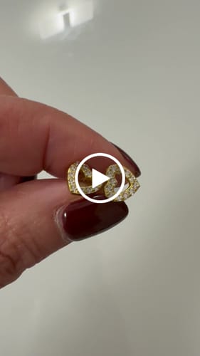 Customer video review of Piccoli Orecchini al Lobo con Cuore Forato