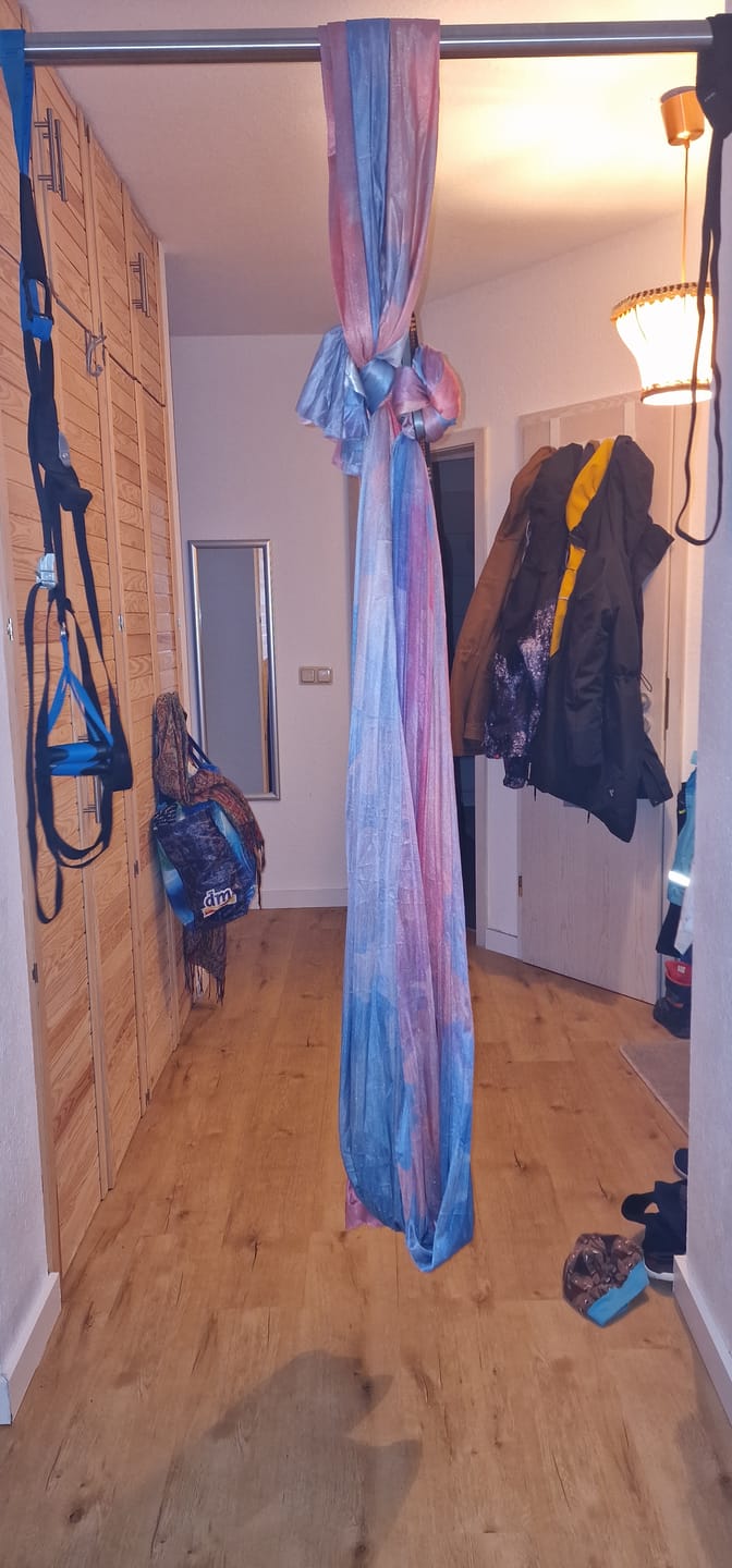 Customer photo review of Aerial Yogatuch (ohne Zubehör) - Farbe Bunte Wolken