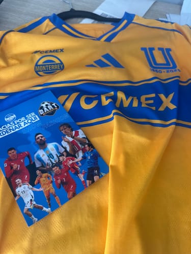Customer photo review of Tigres Local - 25/26