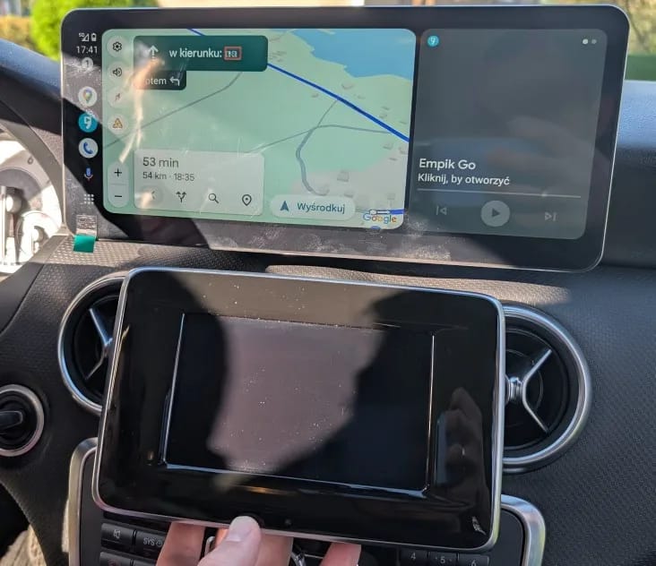 Customer photo review of Mercedes Benz A/CLA/GLA Class | W176/C177/X156 | 10.25"/12.3" Linux CarPlay/Android Touchscreen Display | 2013 - 2018