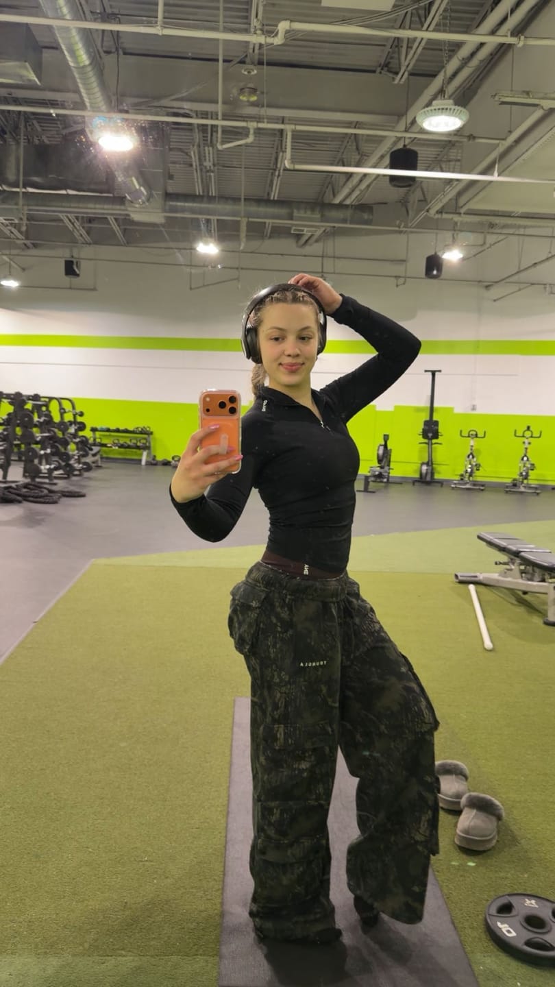 Customer photo review of W251 Hunting Season Cargo Joggers