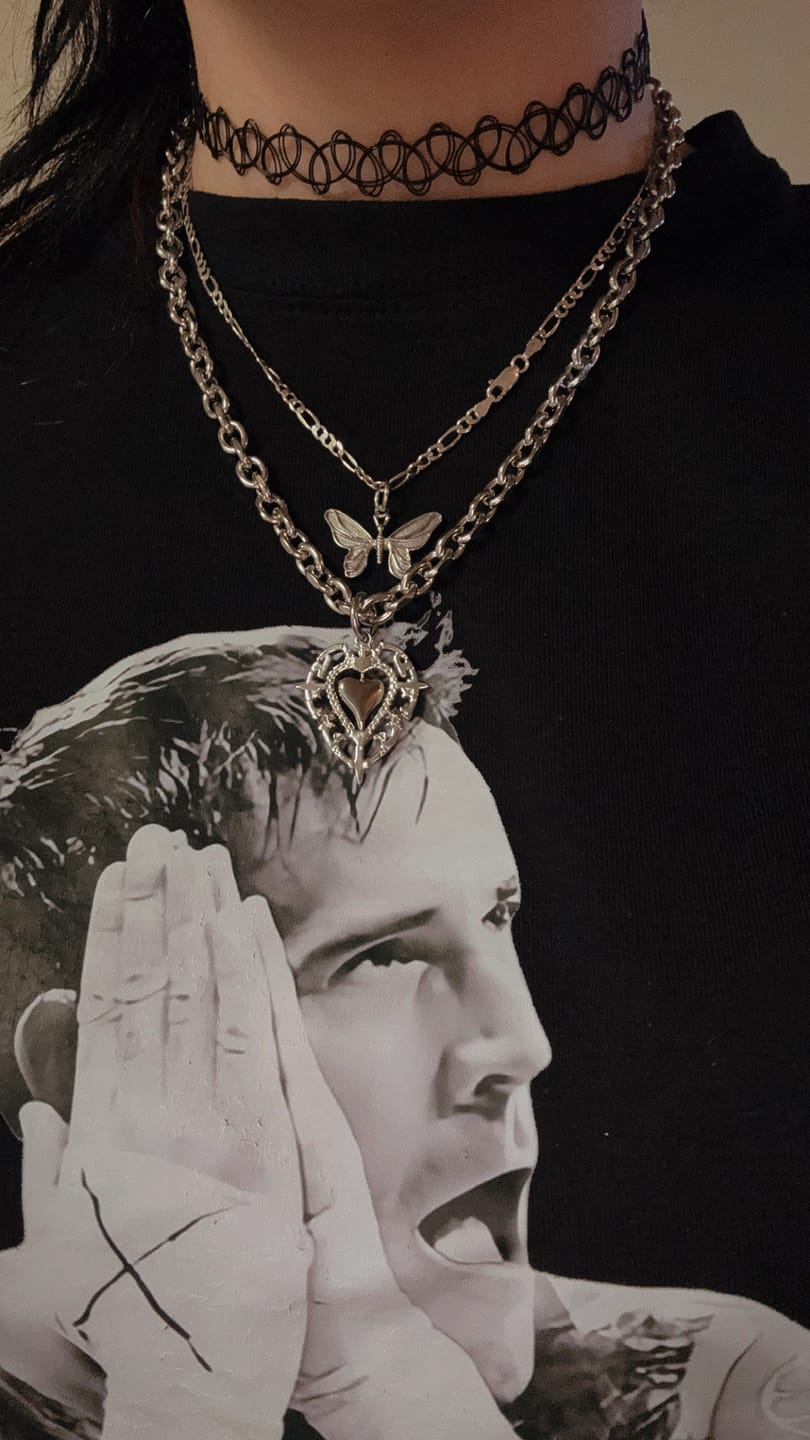 Customer photo review of ANTIQUE HEART PENDANT