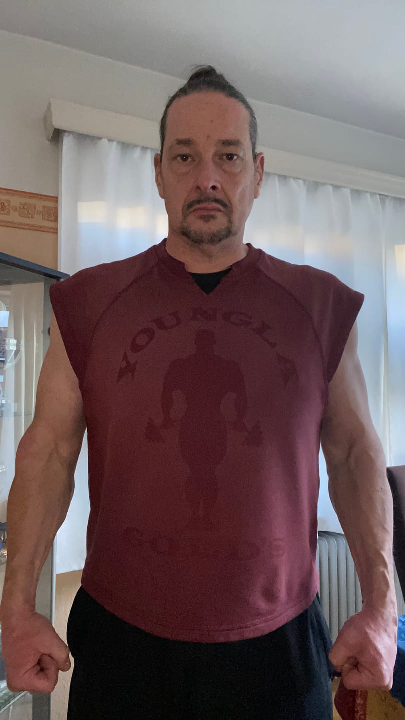 Customer photo review of 5097 - Gold's Iron Legacy Shadow Cut-Offs