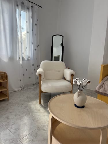 Customer photo review of Πολυθρόνα με Μπουκλέ Ύφασμα Κρεμ Μασίφ Ξύλο Σκελετό 92160