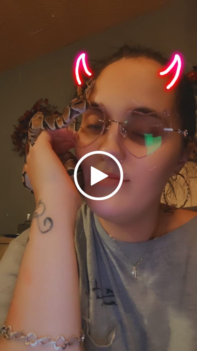 Customer video review of Nox Eyeglasses