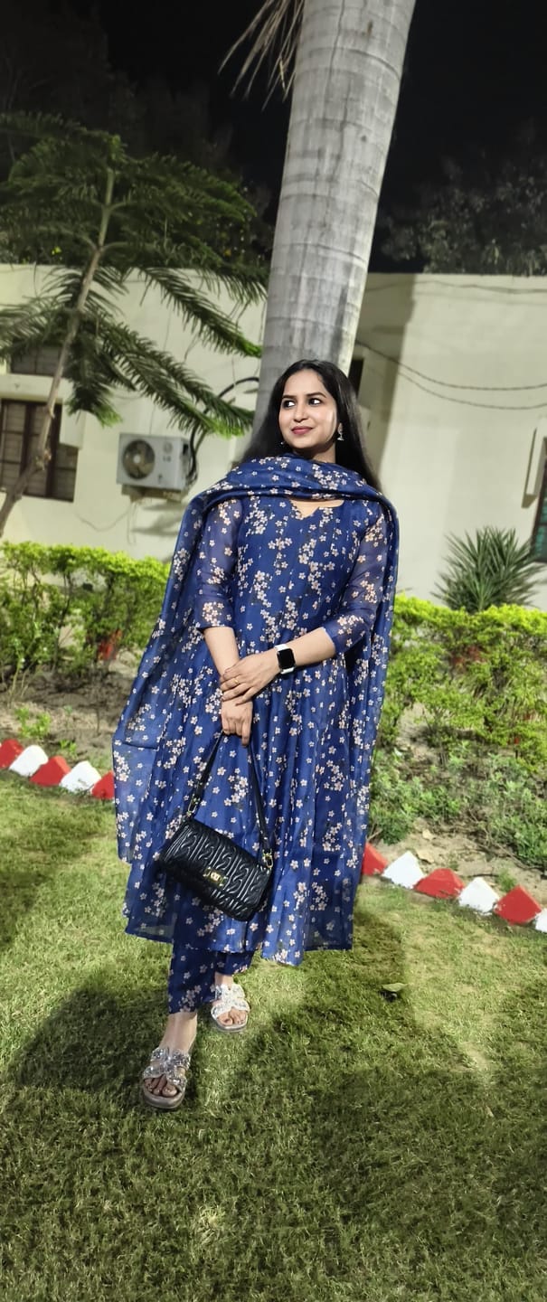 Customer photo review of simran — kurta, pants & dupatta